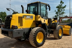 ขายรถตักล้อยาง KOMATSU WA200-7 ปี 2015 แขนยาวพิเศษ นำเข้าจากญี่ปุ่น พร้อมใช้ มีVDOการทำงานครับ