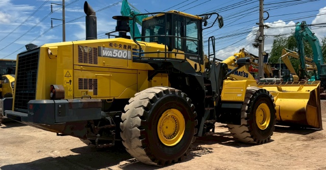 ขายรถตักล้อยาง KOMATSU WA500-7 ปี 2014 นำเข้าจากญี่ปุ่น พร้อมใช้ มีVDOการทำงานครับ