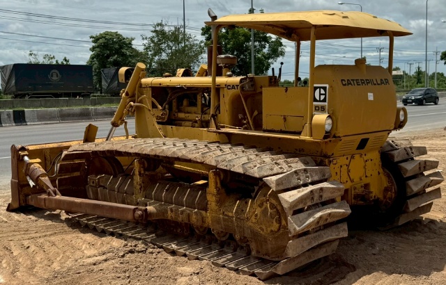 ขายรถดันดิน CAT D5 พร้อมใช้ มีVDOการทำงานครับ