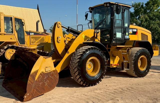 ขายรถตักล้อยาง CAT 930M ปี 2018 นำเข้าจากญี่ปุ่น พร้อมใช้ มีVDOการทำงานครับ