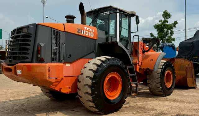 ขายรถตักล้อยาง HITACHI ZW310-A นำเข้าจากญี่ปุ่น พร้อมใช้ มีVDOการทำงานครับ ขายรถตักล้อยาง HITACHI ZW310-A นำเข้าจากญี่ปุ่น พร้อมใช้ มีVDOการทำงานครับ