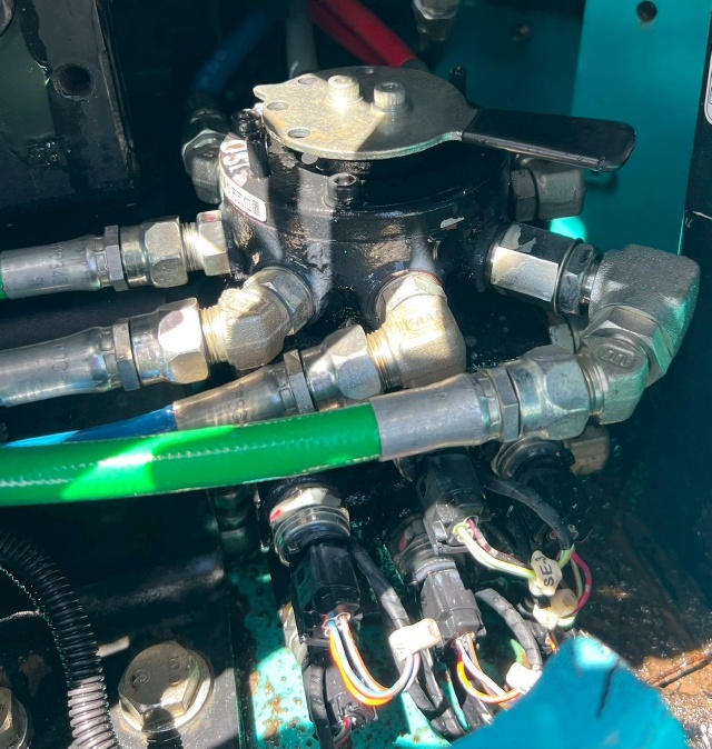 ขายรถขุด KOBELCO SK135SR-2 ปี 2013 นำเข้าจากญี่ปุ่น พร้อมใช้ มีVDOการทำงานครับ