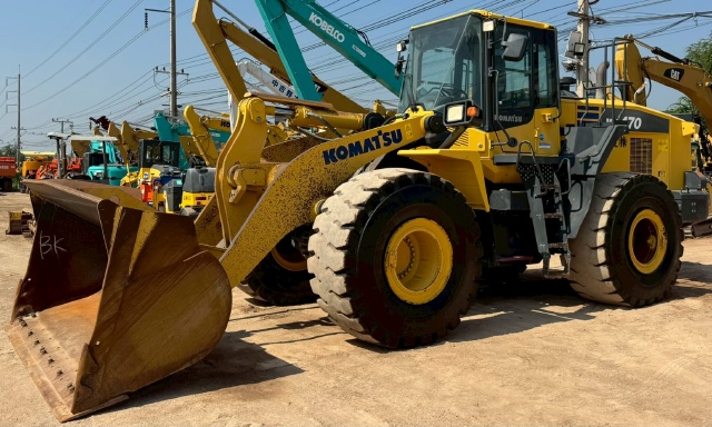 ขายรถตักล้อยาง KOMATSU WA470-7 ปี 2013 นำเข้าจากญี่ปุ่น พร้อมใช้ มีVDOการทำงานครับ