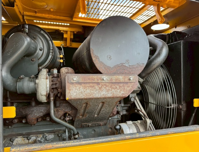 ขายรถตักล้อยาง KOMATSU WA200-3 นำเข้าจากญี่ปุ่น พร้อมใช้ มีVDOการทำงานครับ ขายรถตักล้อยาง KOMATSU WA200-3 นำเข้าจากญี่ปุ่น พร้อมใช้ มีVDOการทำงานครับ