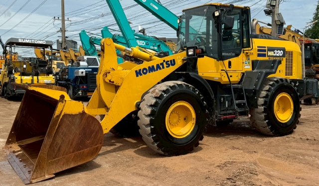 ขายรถตักล้อยาง KOMATSU WA320-8 ปี 2020 นำเข้าจากญี่ปุ่น พร้อมใช้ มีVDOการทำงานครับ