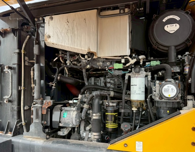 ขายรถตักล้อยาง KOMATSU WA320-8 ปี 2020 นำเข้าจากญี่ปุ่น พร้อมใช้ มีVDOการทำงานครับ