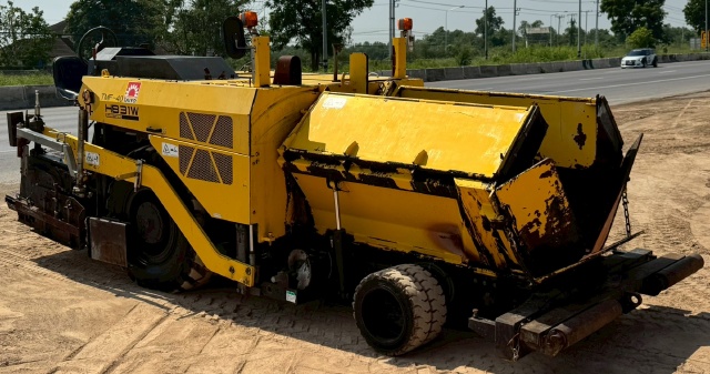 ขายรถปูยาง SUMITOMO HB31W-5B ปี 2009 (ขนาด 3.1 เมตร) นำเข้าจากญี่ปุ่น พร้อมใช้ มีVDOการทำงานครับ ขายรถปูยาง SUMITOMO HB31W-5B ปี 2009 (ขนาด 3.1 เมตร) นำเข้าจากญี่ปุ่น พร้อมใช้ มีVDOการทำงานครับ