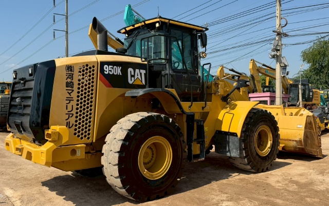 ขายรถตักล้อยาง CAT 950K ปี 2016 นำเข้าจากญี่ปุ่น พร้อมใช้ มีVDOการทำงานครับ