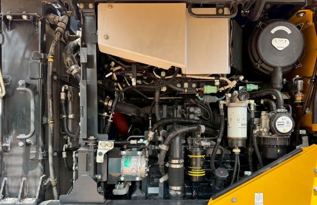 ขายรถตักล้อยาง KOMATSU WA320-8 ปี 2022 พร้อมใช้ มีVDOการทำงานครับ