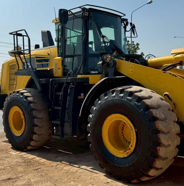 ขายรถตักล้อยาง KOMATSU WA470-10 ปี 2021 นำเข้าจากญี่ปุ่น พร้อมใช้ มีVDOการทำงานครับ ขายรถตักล้อยาง KOMATSU WA470-10 ปี 2021 นำเข้าจากญี่ปุ่น พร้อมใช้ มีVDOการทำงานครับ