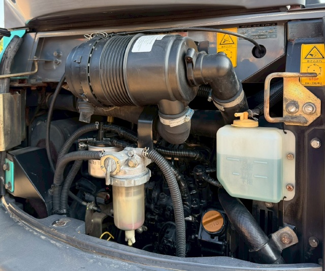 ขายรถขุด KOBELCO SK35SR-5 ปี 2011 นำเข้าจากญี่ปุ่น พร้อมใช้ มีVDOการทำงานครับ