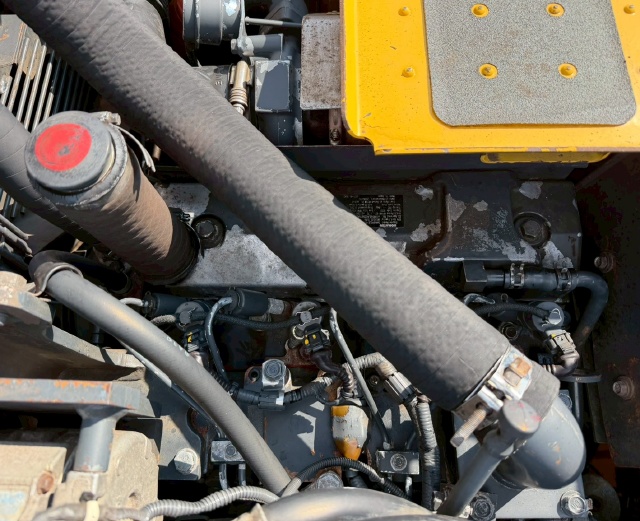 ขายรถขุด KOMATSU PC120-8 หัวคีบ นำเข้าจากญี่ปุ่น พร้อมใช้ มีVDOการทำงานครับ ขายรถขุด KOMATSU PC120-8 หัวคีบ นำเข้าจากญี่ปุ่น พร้อมใช้ มีVDOการทำงานครับ