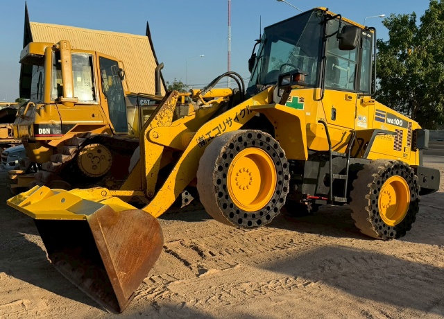 ขายรถตักล้อยาง KOMATSU WA100-5 นำเข้าจากญี่ปุ่น พร้อมใช้ มีVDOการทำงานครับ ขายรถตักล้อยาง KOMATSU WA100-5 นำเข้าจากญี่ปุ่น พร้อมใช้ มีVDOการทำงานครับ