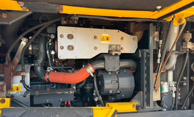 ขายรถตักล้อยาง KOMATSU WA380-8 ปี 2018 นำเข้าจากญี่ปุ่น พร้อมใช้ มีVDOการทำงานครับ