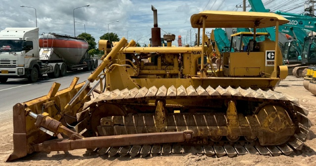 ขายรถดันดิน CAT D5 พร้อมใช้ มีVDOการทำงานครับ