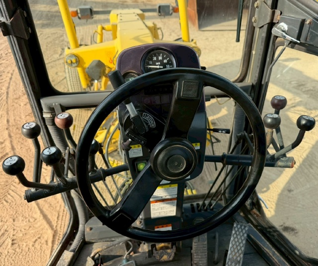 ขายรถเกรด KOMATSU GD355A-3 นำเข้าจากญี่ปุ่น พร้อมใช้ มีVDOการทำงานครับ