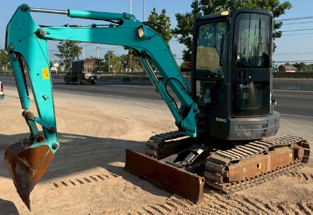 ขายรถขุด KOBELCO SK35SR-5 ปี 2011 นำเข้าจากญี่ปุ่น พร้อมใช้ มีVDOการทำงานครับ