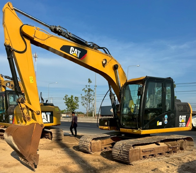 ขายรถขุด CAT 312D ปี 2013 นำเข้าจากญี่ปุ่น พร้อมใช้ มีVDOการทำงานครับ