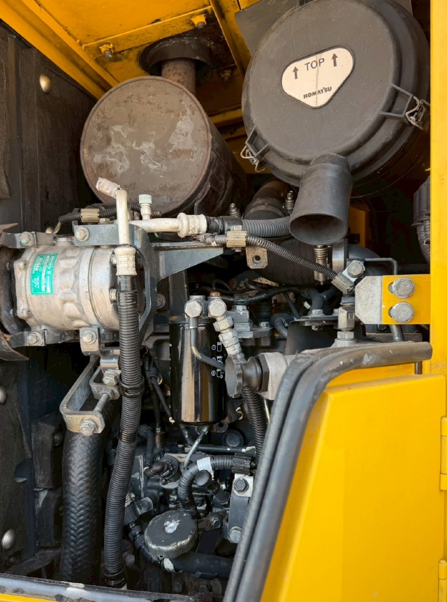 ขายรถตักล้อยาง KOMATSU WA150-6 ปี 2012 นำเข้าจากญี่ปุ่น พร้อมใช้ มีVDOการทำงานครับ ขายรถตักล้อยาง KOMATSU WA150-6 ปี 2012 นำเข้าจากญี่ปุ่น พร้อมใช้ มีVDOการทำงานครับ