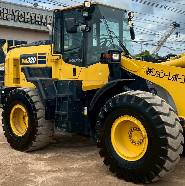 ขายรถตักล้อยาง KOMATSU WA320-8 ปี 2018 แขนยาวพิเศษ นำเข้าจากญี่ปุ่น พร้อมใช้ มีVDOการทำงานครับ