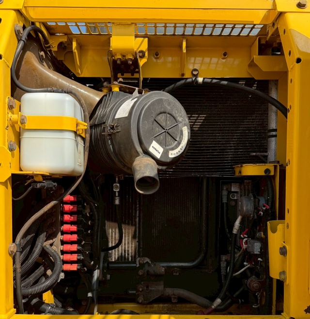 ขายรถขุด KOMATSU PC120-8 หัวคีบ นำเข้าจากญี่ปุ่น พร้อมใช้ มีVDOการทำงานครับ