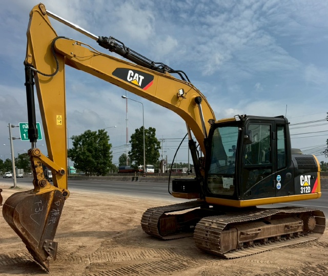 ขายรถขุด CAT 312D ปี 2013 นำเข้าจากญี่ปุ่น พร้อมใช้ มีVDOการทำงานครับ