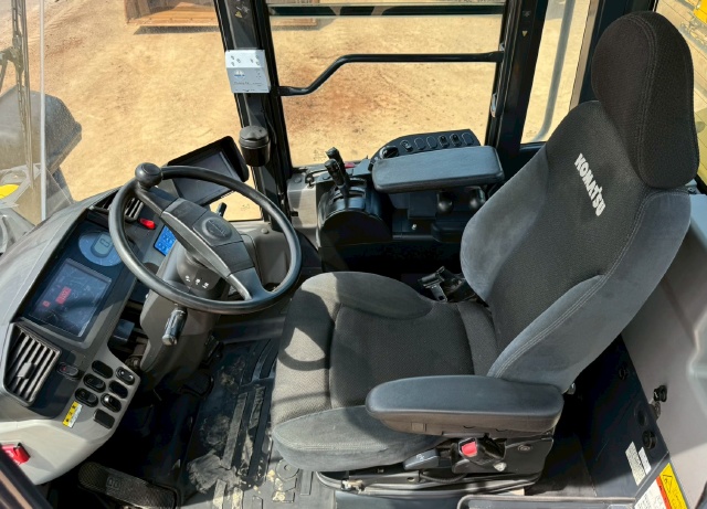 ขายรถตักล้อยาง KOMATSU WA320-8 ปี 2019 พร้อมใช้ มีVDOการทำงานครับ