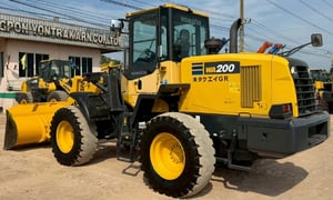 ขายรถตักล้อยาง KOMATSU WA200-7 ปี 2015 แขนยาวพิเศษ นำเข้าจากญี่ปุ่น พร้อมใช้ มีVDOการทำงานครับ