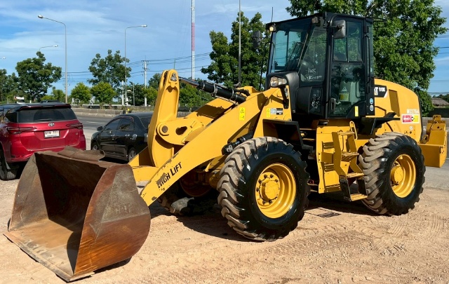 ขายรถตักล้อยาง CAT 910K ปี 2015 แขนยาวพิเศษ พร้อมใช้ มีVDOการทำงานครับ