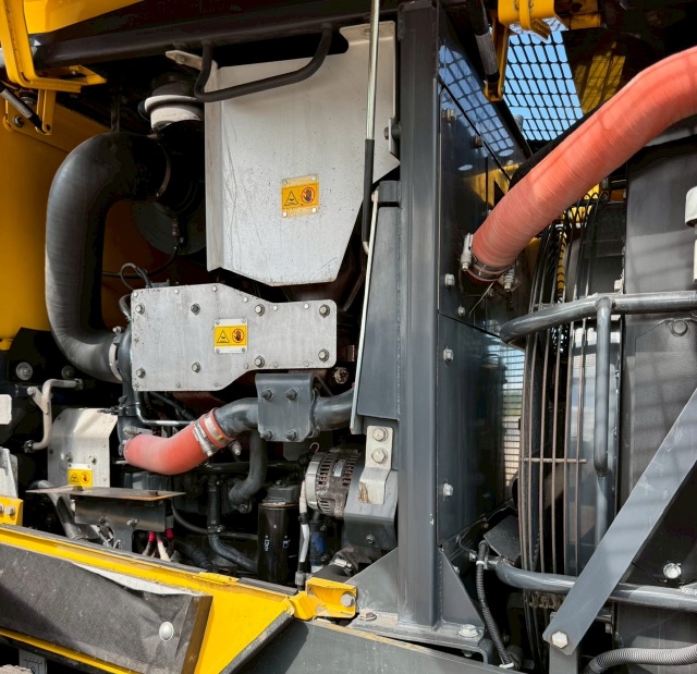 ขายรถตักล้อยาง KOMATSU WA380-7 ปี 2015 นำเข้าจากญี่ปุ่น พร้อมใช้ มีVDOการทำงานครับ