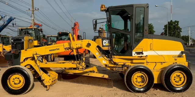 ขายรถเกรด KOMATSU GD355A-3 นำเข้าจากญี่ปุ่น พร้อมใช้ มีVDOการทำงานครับ