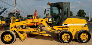 ขายรถเกรด KOMATSU GD355A-3 นำเข้าจากญี่ปุ่น พร้อมใช้ มีVDOการทำงานครับ