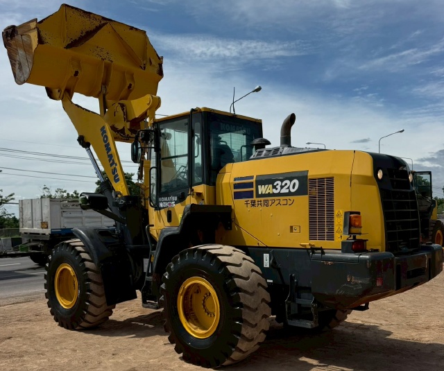 ขายรถตักล้อยาง KOMATSU WA320-8 ปี 2019 พร้อมใช้ มีVDOการทำงานครับ