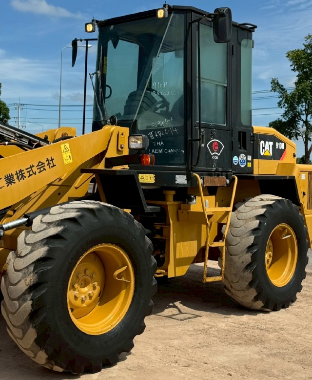 ขายรถตักล้อยาง CAT 910H ปี 2013 พร้อมใช้ มีVDOการทำงานครับ