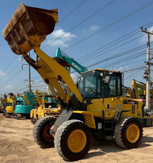 ขายรถตักล้อยาง KOMATSU WA150-6 ปี 2012 นำเข้าจากญี่ปุ่น พร้อมใช้ มีVDOการทำงานครับ ขายรถตักล้อยาง KOMATSU WA150-6 ปี 2012 นำเข้าจากญี่ปุ่น พร้อมใช้ มีVDOการทำงานครับ