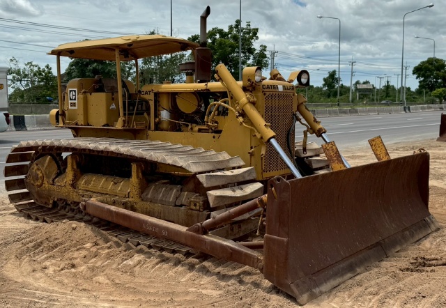 ขายรถดันดิน CAT D5 พร้อมใช้ มีVDOการทำงานครับ