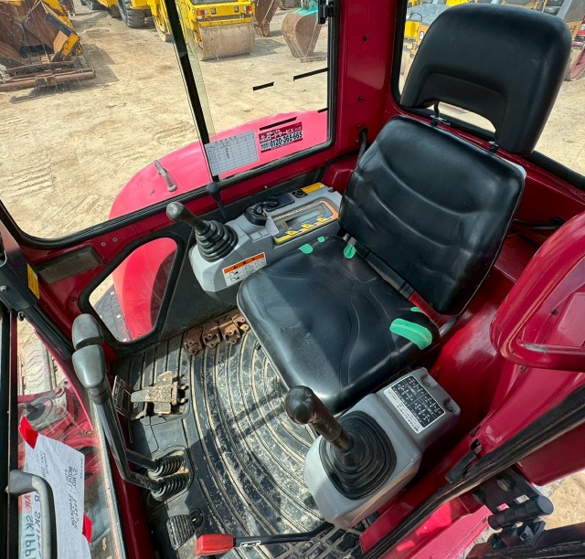 ขายรถขุด KUBOTA U40-3 ปี 2005 นำเข้าจากญี่ปุ่น พร้อมใช้ มีVDOการทำงานครับ