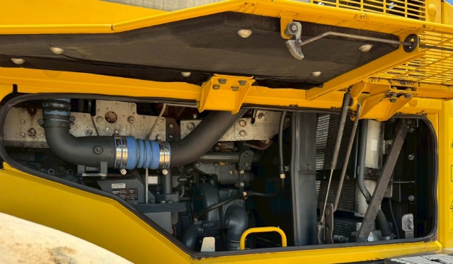 ขายรถตักล้อยาง KOMATSU WA500-7 ปี 2014 นำเข้าจากญี่ปุ่น พร้อมใช้ มีVDOการทำงานครับ