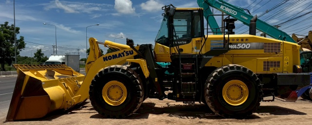 ขายรถตักล้อยาง KOMATSU WA500-7 ปี 2014 นำเข้าจากญี่ปุ่น พร้อมใช้ มีVDOการทำงานครับ