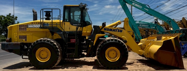 ขายรถตักล้อยาง KOMATSU WA500-7 ปี 2014 นำเข้าจากญี่ปุ่น พร้อมใช้ มีVDOการทำงานครับ