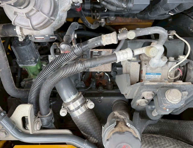 ขายรถขุด KOMATSU PC138US-10 ปี 2014 นำเข้าจากญี่ปุ่น พร้อมใช้ มีVDOการทำงานครับ