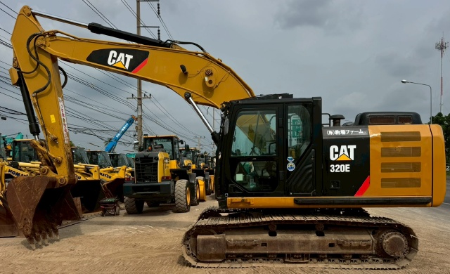 ขายรถขุด CAT 320E ปี 2015 นำเข้าจากญี่ปุ่น พร้อมใช้ มีVDOการทำงานครับ ขายรถขุด CAT 320E ปี 2015 นำเข้าจากญี่ปุ่น พร้อมใช้ มีVDOการทำงานครับ