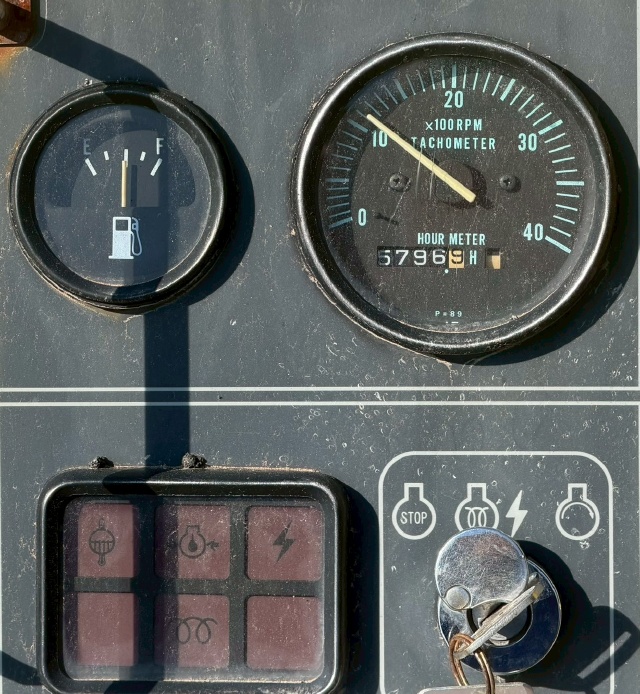 ขายรถปูยาง HANTA F1432W3 ปี 2012 (ขนาด 3.1 เมตร) นำเข้าจากญี่ปุ่น พร้อมใช้ มีVDOการทำงานครับ ขายรถปูยาง HANTA F1432W3 ปี 2012 (ขนาด 3.1 เมตร) นำเข้าจากญี่ปุ่น พร้อมใช้ มีVDOการทำงานครับ