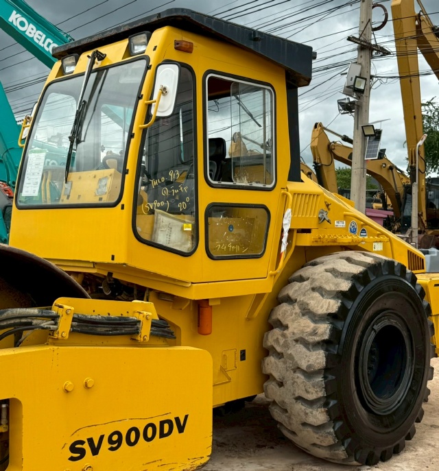 ขายรถบด SAKAI SV900DV ปี 2013 พร้อมใช้ มีVDOการทำงานครับ
