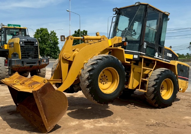 ขายรถตักล้อยาง CAT 910G พร้อมใช้ มีVDOการทำงานครับ
