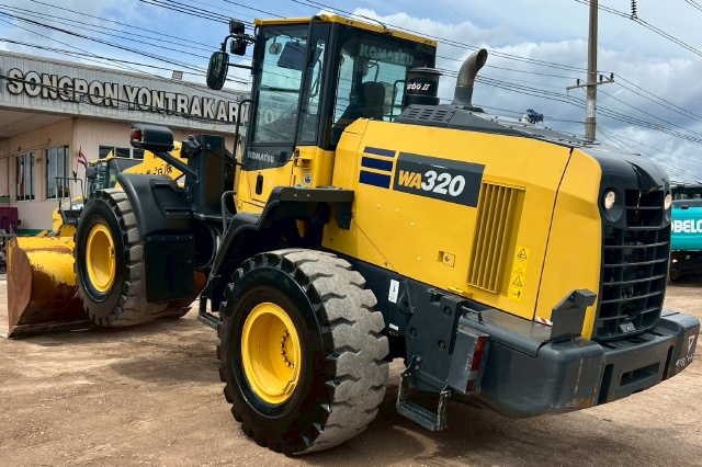 ขายรถตักล้อยาง KOMATSU WA320-8 ปี 2018 แขนยาวพิเศษ นำเข้าจากญี่ปุ่น พร้อมใช้ มีVDOการทำงานครับ