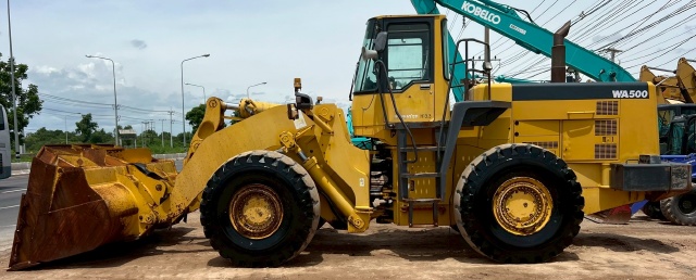 ขายรถตักล้อยาง KOMATSU WA500-3นำเข้าจากญี่ปุ่น พร้อมใช้ มีVDOการทำงานครับ ขายรถตักล้อยาง KOMATSU WA500-3นำเข้าจากญี่ปุ่น พร้อมใช้ มีVDOการทำงานครับ