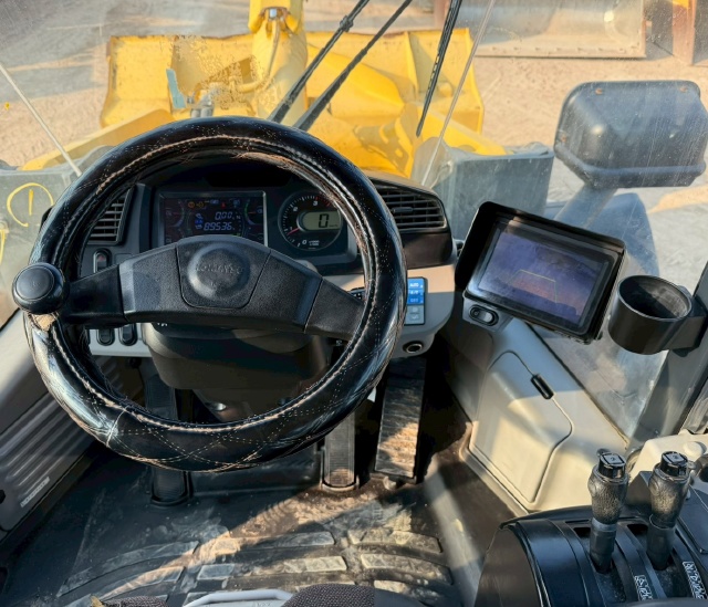 ขายรถตักล้อยาง KOMATSU WA320-7 ปี 2016 นำเข้าจากญี่ปุ่น พร้อมใช้ มีVDOการทำงานครับ