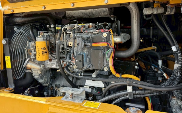 ขายรถตักล้อยาง CAT 910H ปี 2013 พร้อมใช้ มีVDOการทำงานครับ
