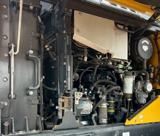 ขายรถตักล้อยาง KOMATSU WA320-8 ปี 2018 แขนยาวพิเศษ นำเข้าจากญี่ปุ่น พร้อมใช้ มีVDOการทำงานครับ